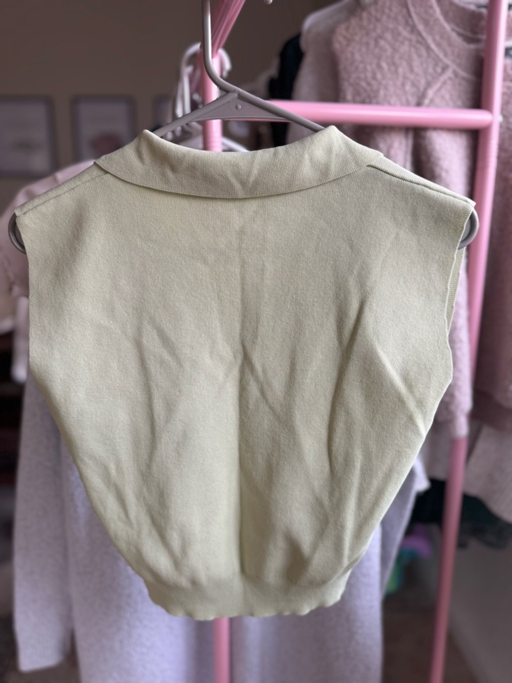 Light Green Collared Top - Picture 3 of 4